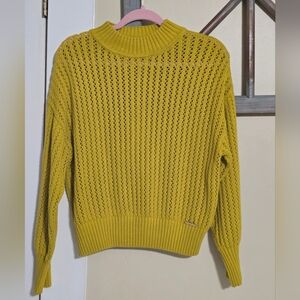 Marc New York Cozy Yellow Crew Neck Sweater Size Medium.